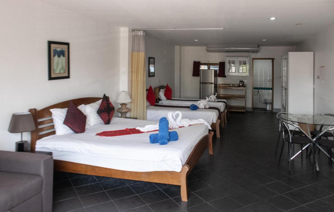 Deng'S Kamala Beach Guesthouse Extérieur photo