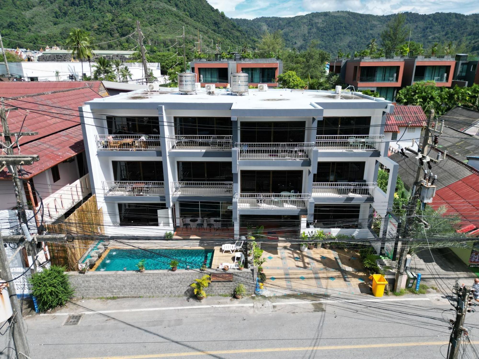 Deng'S Kamala Beach Guesthouse Extérieur photo