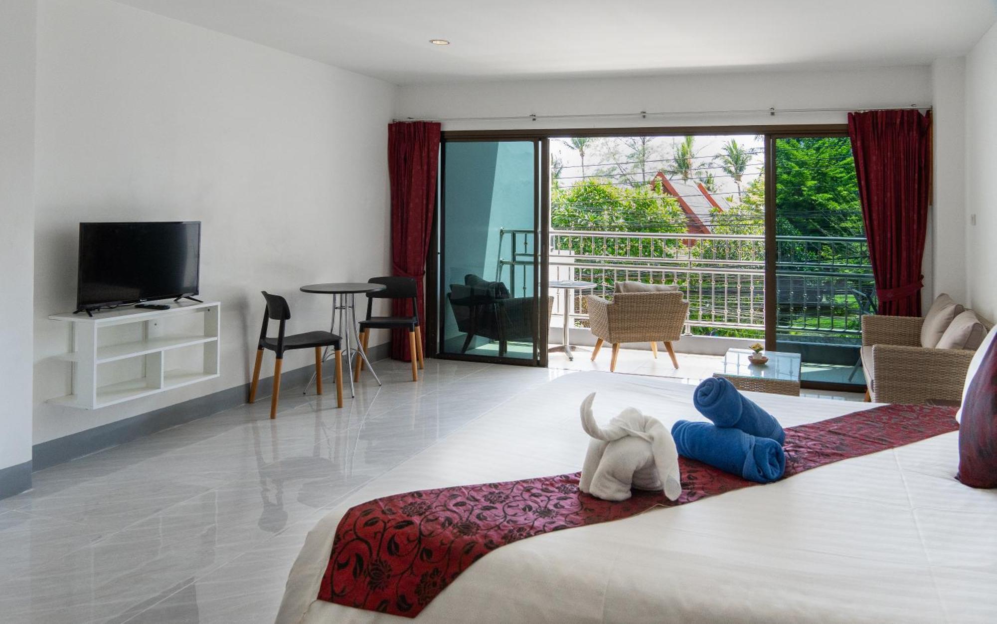 Deng'S Kamala Beach Guesthouse Extérieur photo